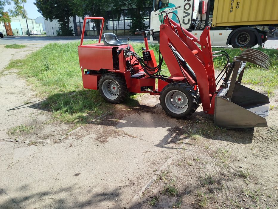 Miniładowarka ładowarka 4x4