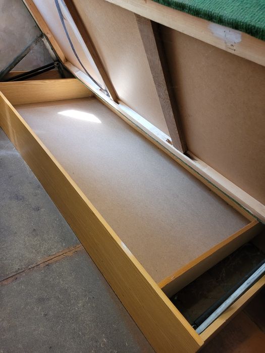 Ліжко-софа з нішою для зберігання