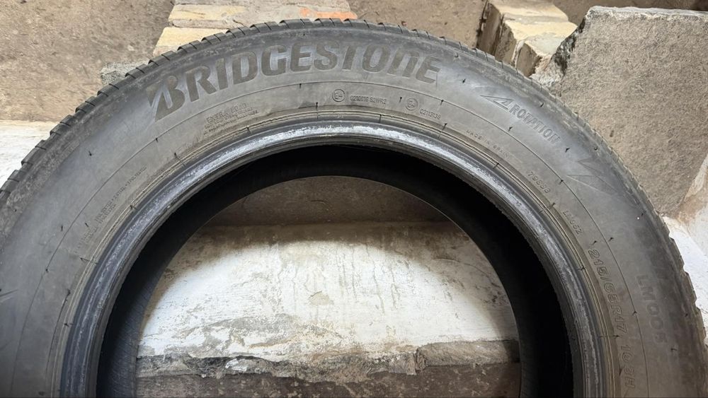 Шини 215/65 R17 Bridgestone 5.5мм  зима