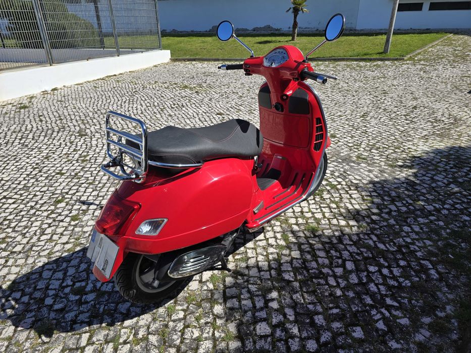 Vespa GTS 125 — 2007 — 26.000 km — Muito estimada