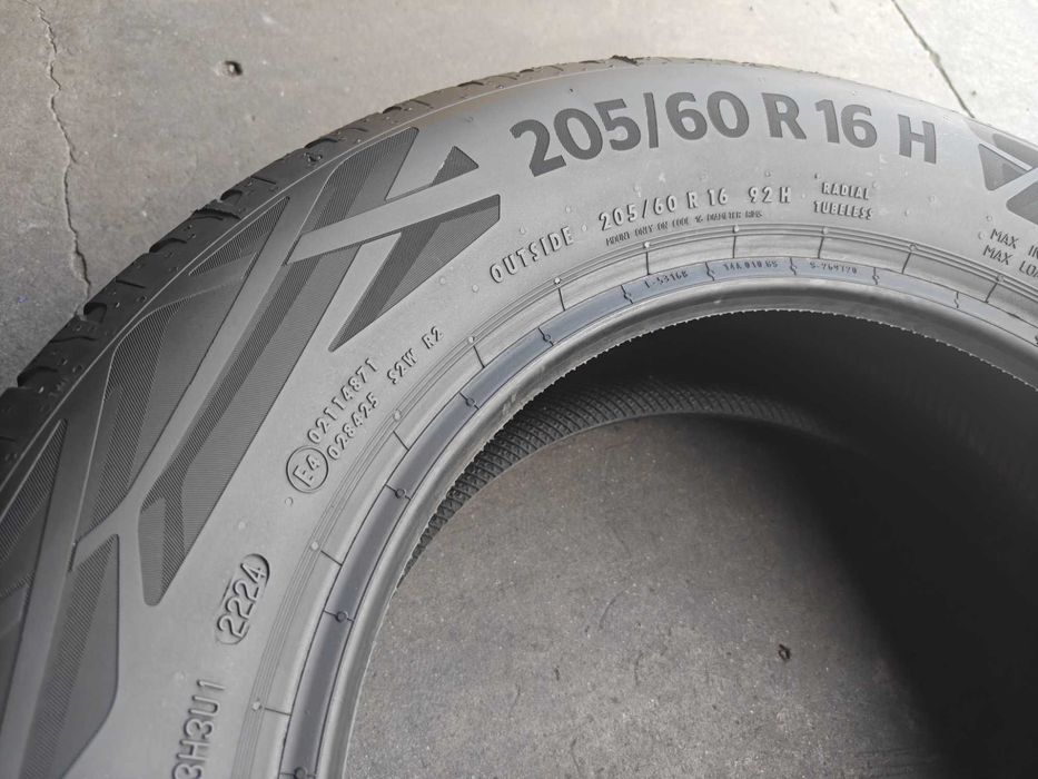 R16 205/60 Continental EcoContact⁶ комплект літніх шин в новому стані 24рік виробництва, еко лінійка економить паливо, має покращений накат, легенька!
