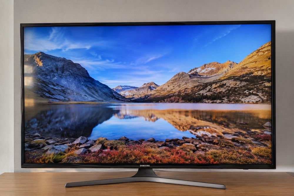 Samsung 55 LED Smart Tizen  4K UHD Netflix Youtube !!