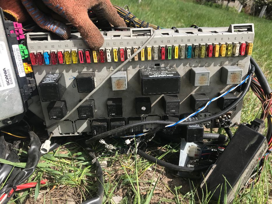 Панель предохранителей проводка датчики Скании Scania