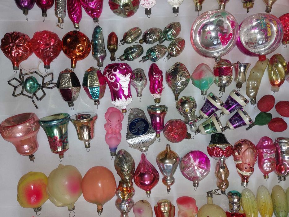 Ялинкові іграшки (елочные игрушки).