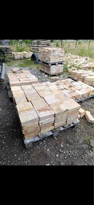 Cegła szamot długa Cegła szamotowa po rozbiórce Transport