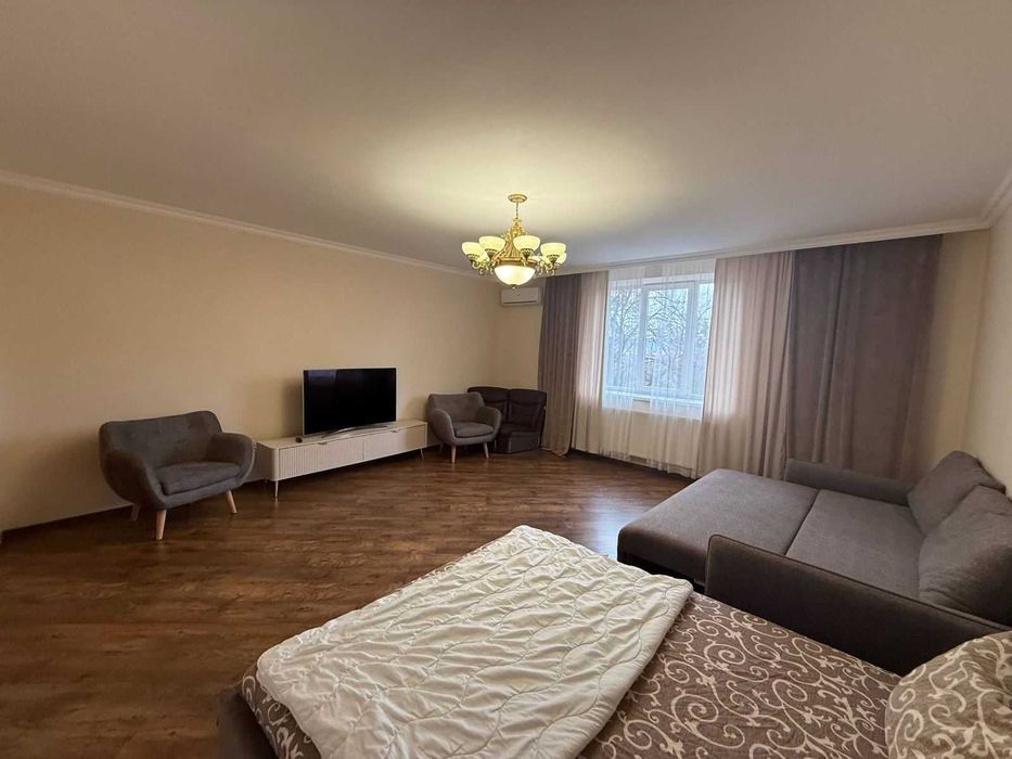 Аквапарк,,Карпатія,,200м, затишні апартаменти  в парковій зоні.центр