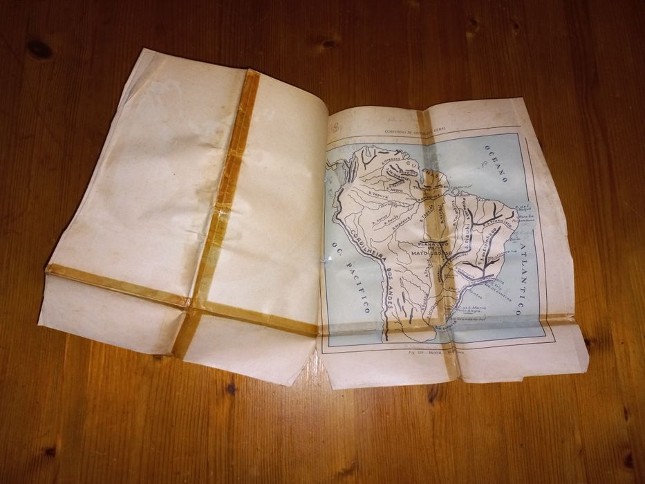 Livros geografia e mapas