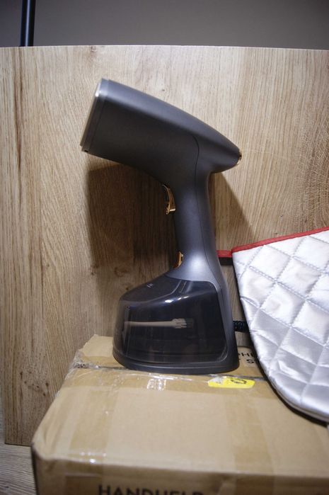 Limitowana parownica do ubrań gotowa w 30 sekund, 300ml, 1800W