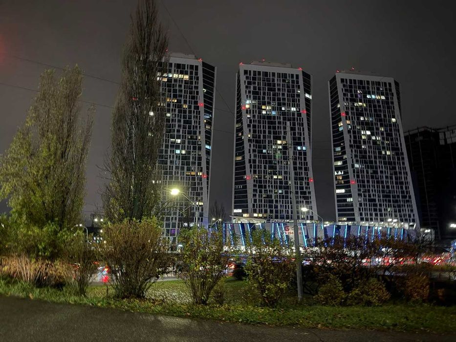 Теплий офіс 120 кв.м, пр. Берестейський 11, Manhattan, метро