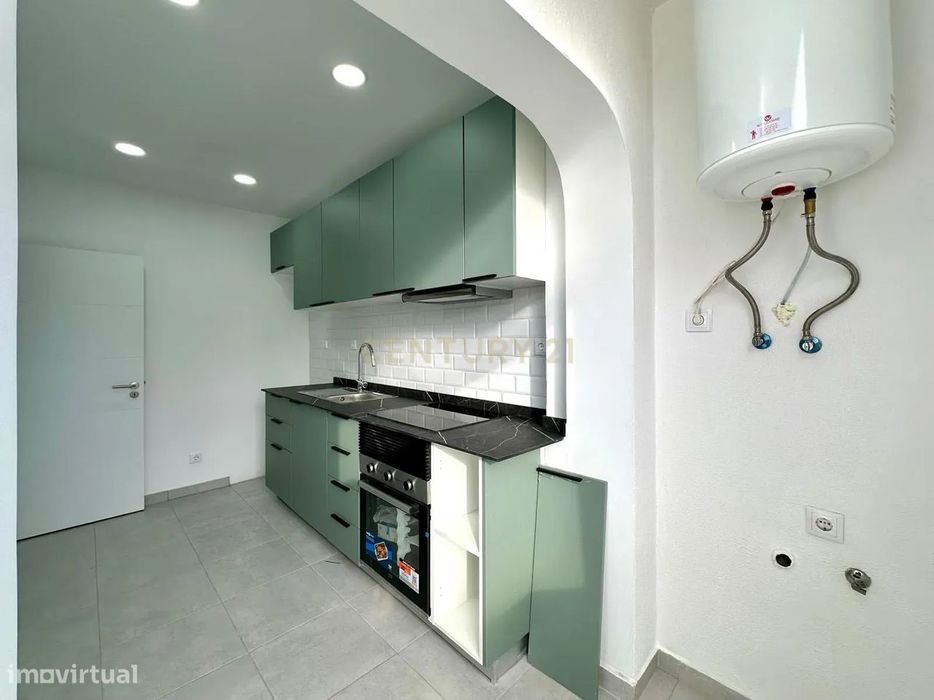 Apartamento T2 Totalmente Remodelado | Vale Fetal – Charneca da Capari — Charneca De Caparica E Sobreda, Setúbal