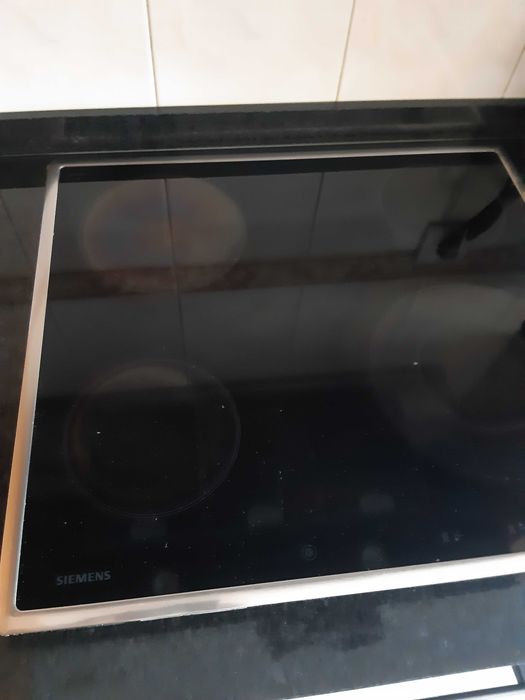 Forno e Placa Vitrocerâmica SIEMENS Avariados