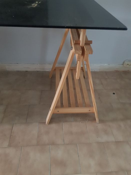 Mesa com tampo em vidro64738835714818122