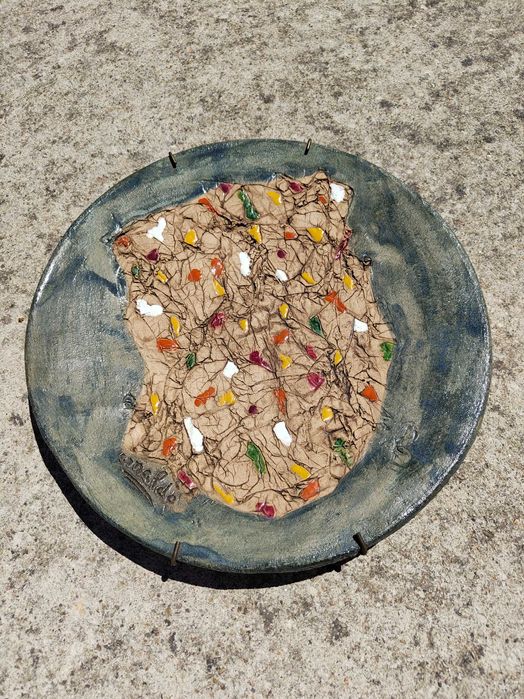 Pratos decorativos artesanais em cerâmica