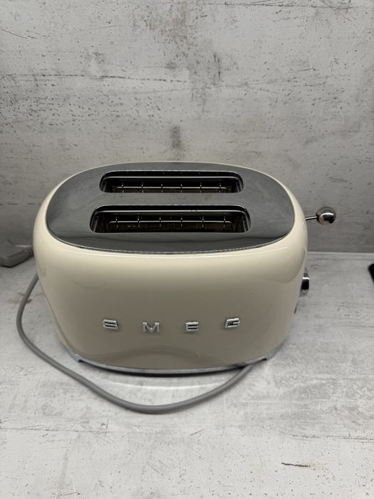 Toster smeg opiekacz beżowy srebrny nowoczesny