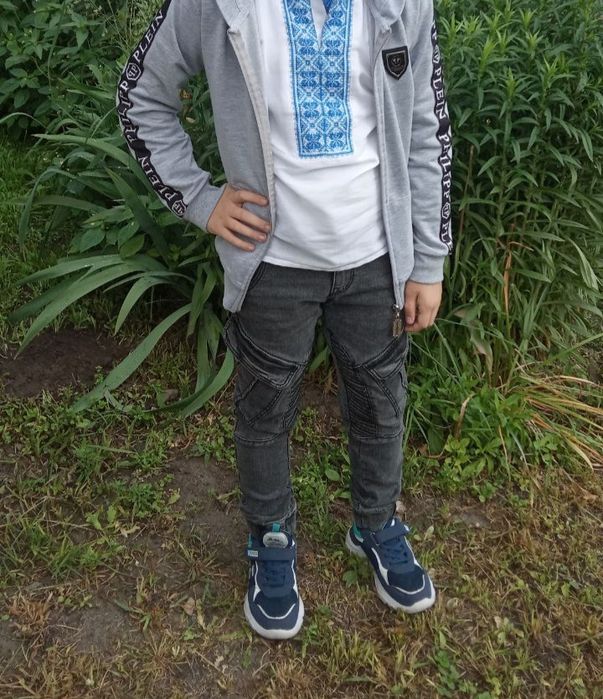 Джинси на підлітка 9-10 років, зріст 140 см