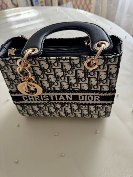 Продам сумку Dior