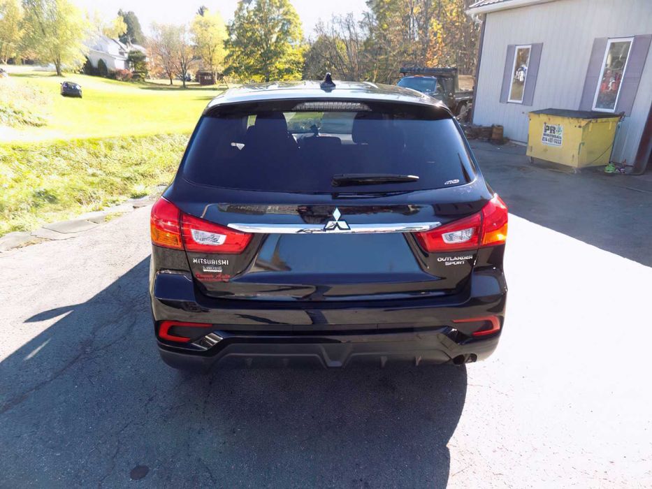 Mitsubishi Outlander      2018
