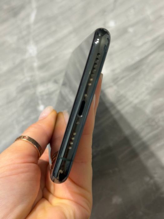 Продам iphone 11 pro max 256