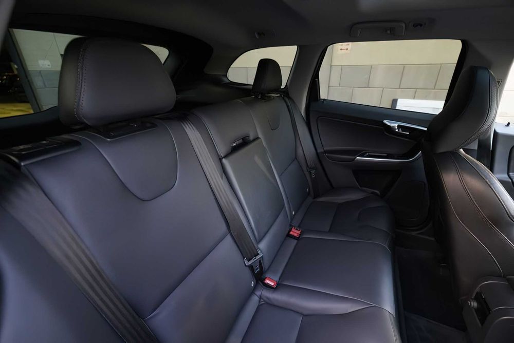 Volvo XC60      2016