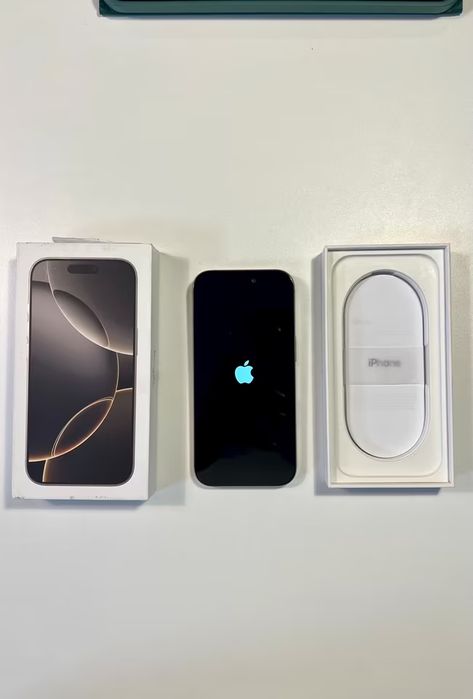Apple iPhone 16 Pro 256GB szary - stan bardzo dobry