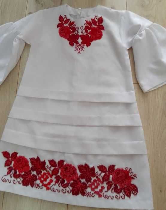 Плаття вишите бісером