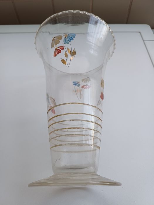 3 peças de vidro antigo (2 vasos e 1 frasco grande)