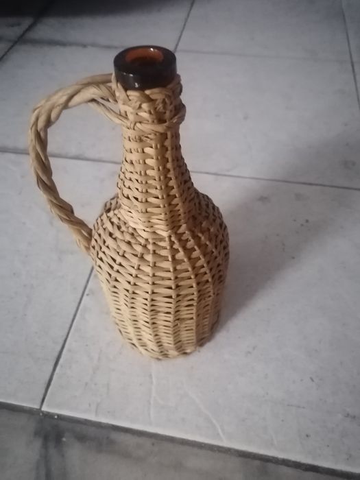 Garrafa de 0,75cl forrada a verga
