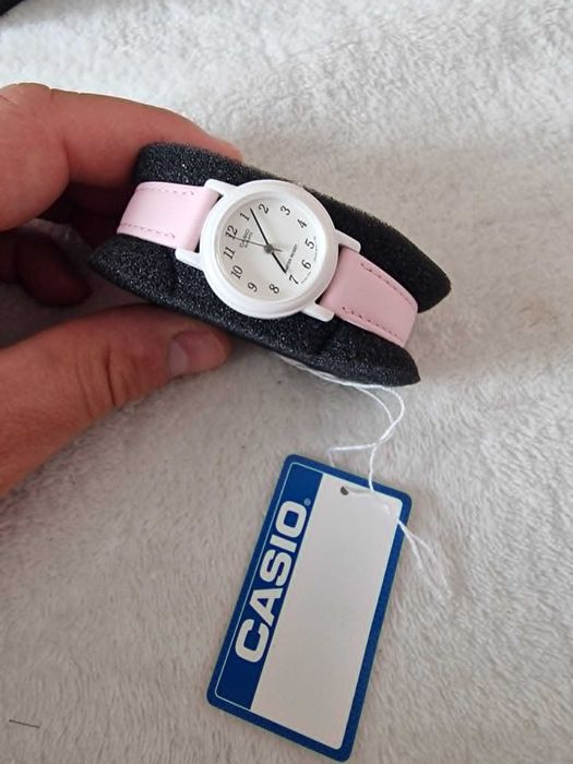 różowy zegarek casio dla dziewczynki lekki wygodny