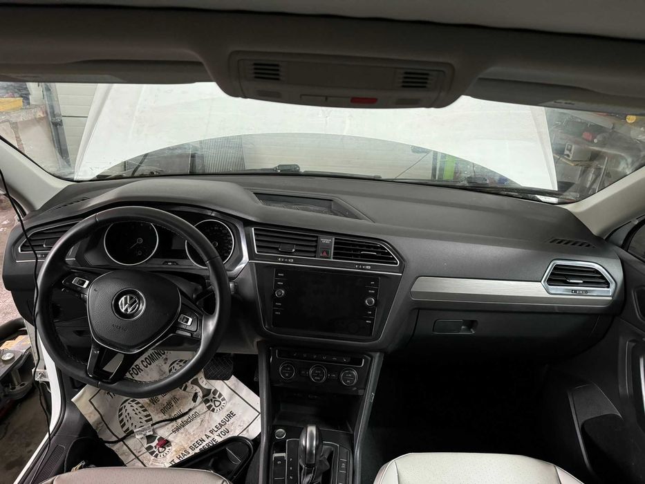 Торпеда Volkswagen Tiguan 2 Allspace USA Приборна панель торпедо