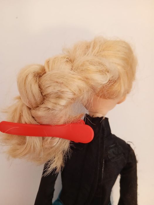 Brinquedos : Boneca Elsa Frozen com vestido azul e preto Mattel 2012