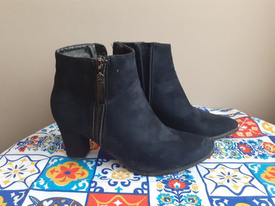 Botki damskie granatowe zamszowe ocieplane 40