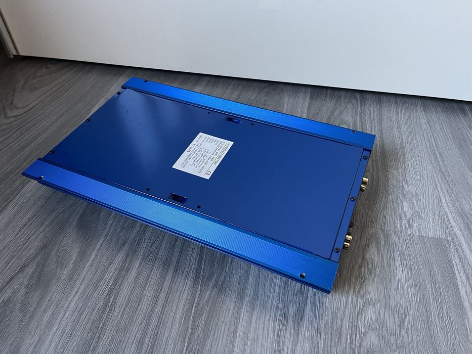 Підсилювач звуку  для авто Magnat 440W 4 канали
