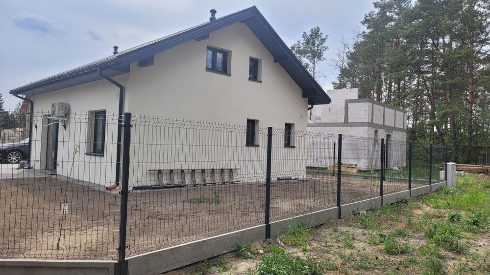 Dom jednorodzinny z uzytkowym podda dom zrobiony pod klucz - blisk