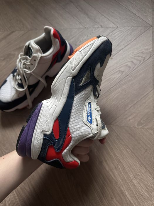 Buty sportowe Adidas falcon W