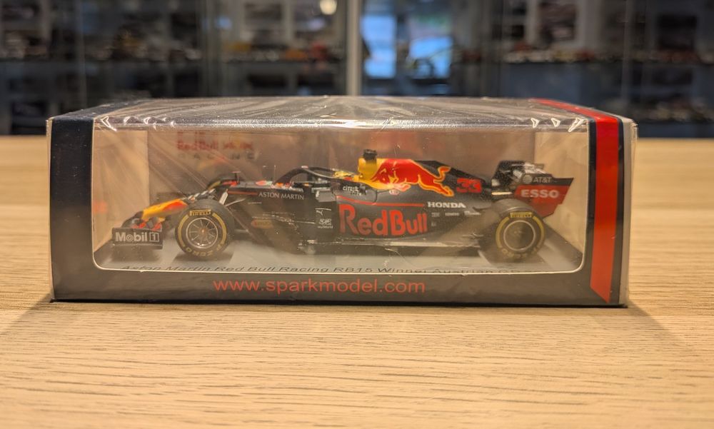 Aston Martin Red bull Racing RB15 - 1/43