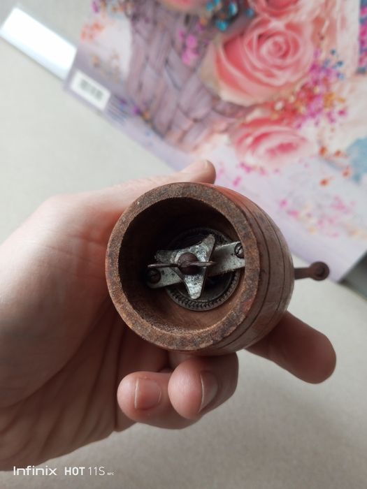 Młynek drewniany PRL