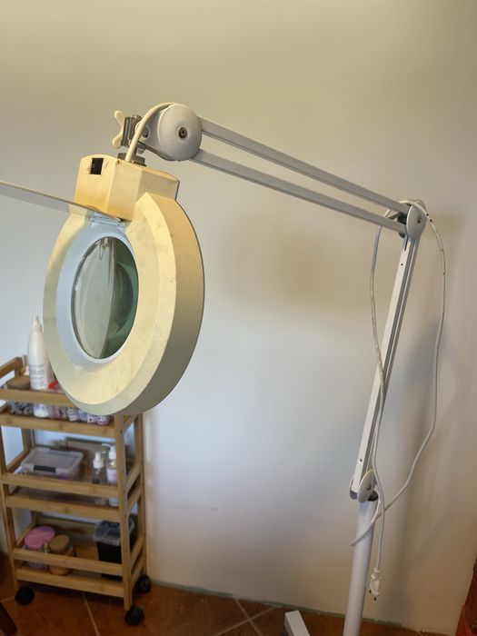 Lupa com luz, estética