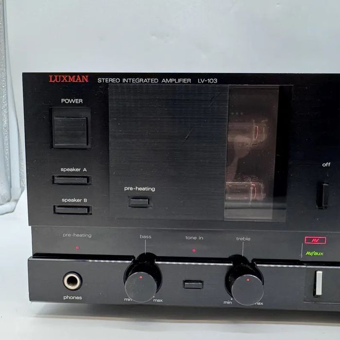 Amplificador Luxman LV-103u
