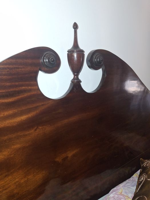 Cama Vintage em Mogno