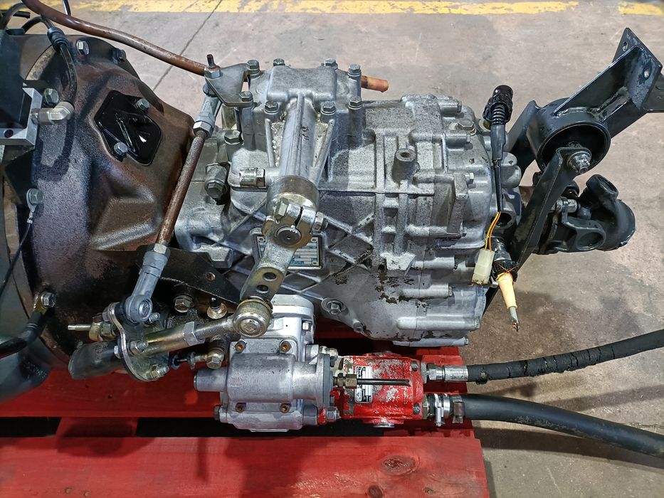 Caixa de velocidades Nissan atleon