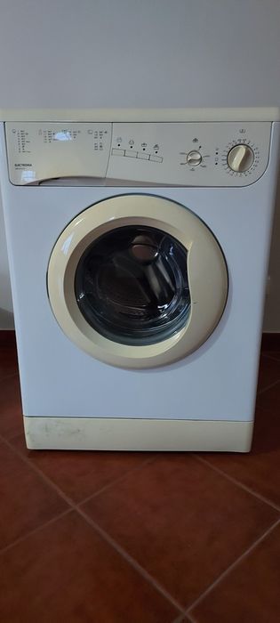 Máquina de lavar roupa 120 euros