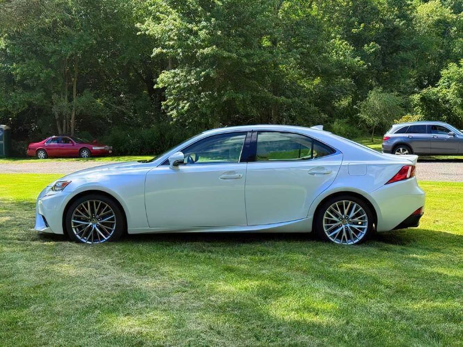 Lexus IS 300      2016