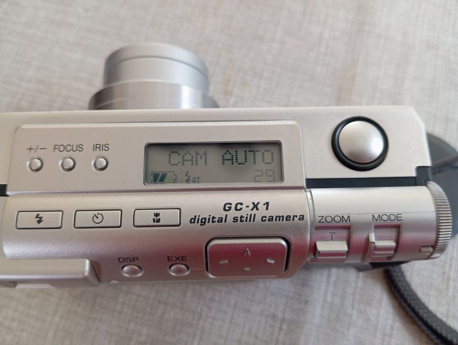 Aparat cyfrowy JVC GC-X1 Vintage