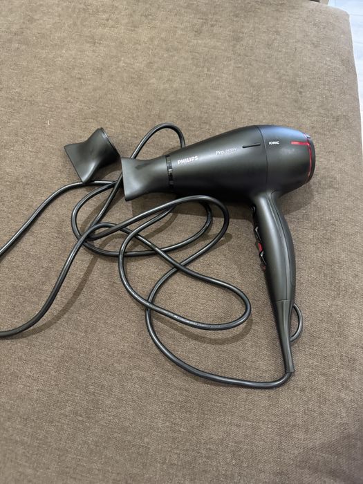Фен Philips pro 2100w
