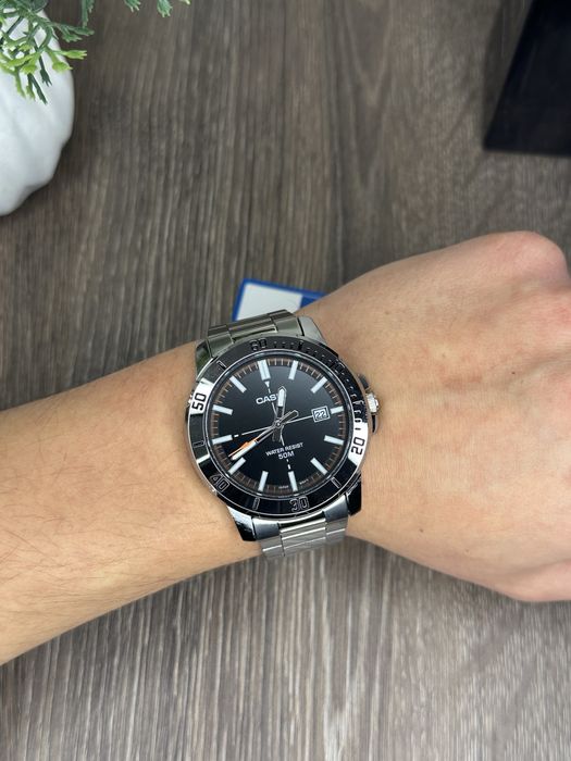 Оригінальний новий годинник Casio MTP-VD01D-1E