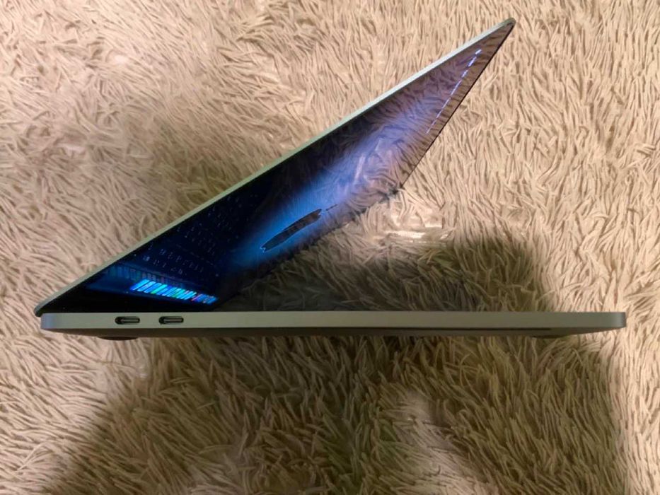 MacBook Pro 13 A1706 TouchBar Intel i7 - 16Gb - 1TB SSD