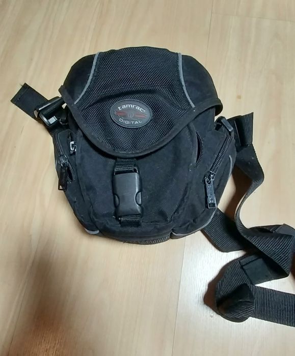 Canon 300D digial + objectiva 18-55 
Canon EF-S 18-55mm f/3
Canon EF-S