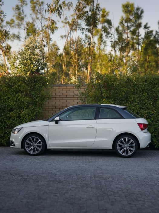 Audi A1 1.6 TDi * Teto de abrir*