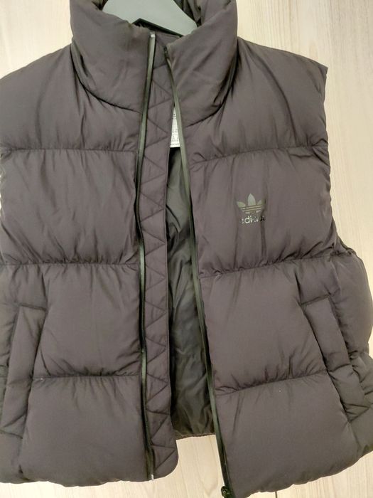 Жилет женский пуховой Adidas (XS-M)