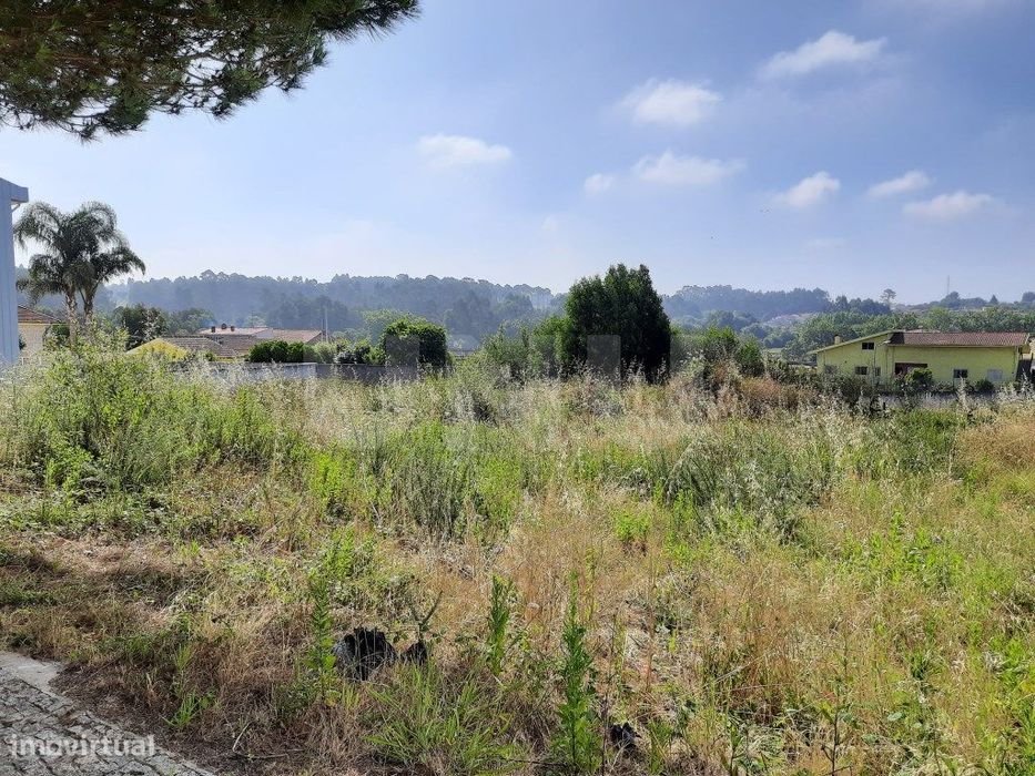 Plot of Land for Construction of a T5 Residential Property in Espinho